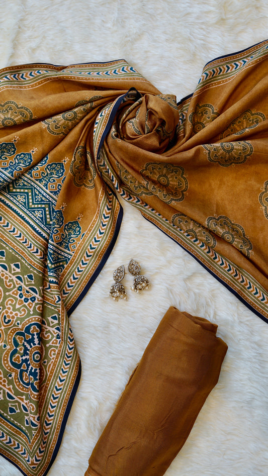 Peetalika – Mustard Crepe Unstitched Dual Print & Mirror Embroidered Suit Set